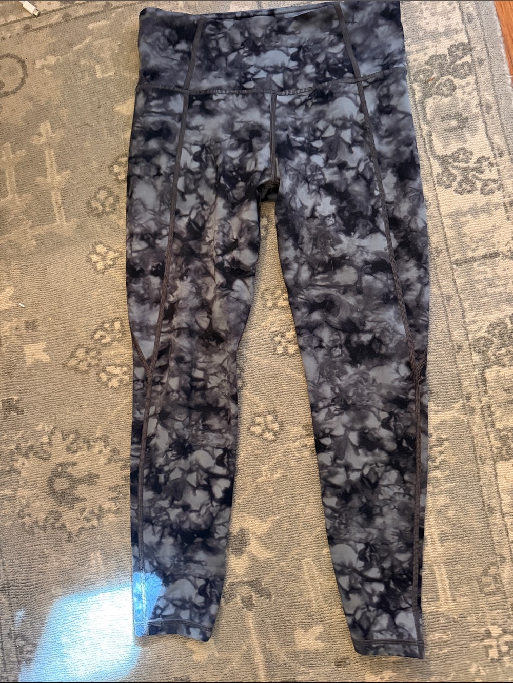 Athleta Salutation tie-dye marble leggings small